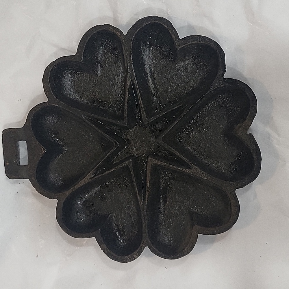 CAST Iron Mold Pan Hearts And Star